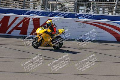 media/Aug-27-2022-Fastrack Riders (Sat) [[c588535105]]/Level 2/Session 1 Start Finish/